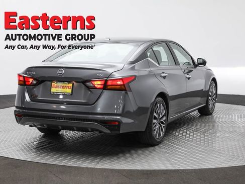 Used 2024 Nissan Altima 2.5 SV image 5