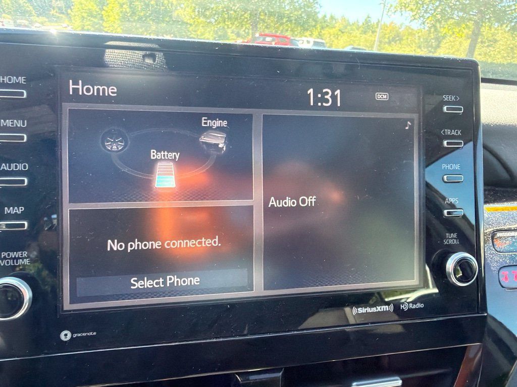 Used 2022 Toyota Camry XSE FWD image 11