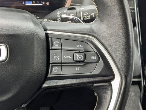 Used 2021 Jeep Grand Cherokee L Laredo image 28