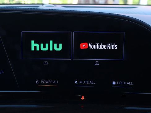 Used 2023 Cadillac Escalade Sport Platinum w/ LPO, ONYX Package image 39