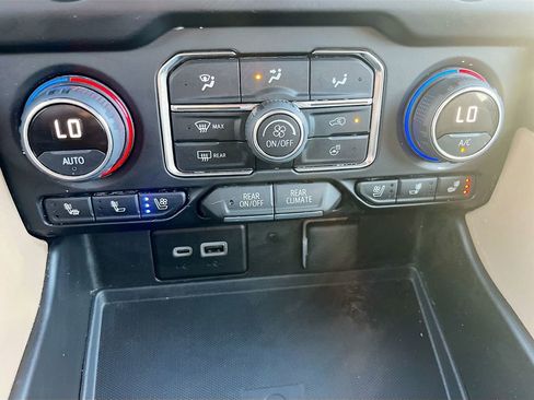 Used 2023 Chevrolet Tahoe Premier w/ Advanced Technology Package RWD image 21