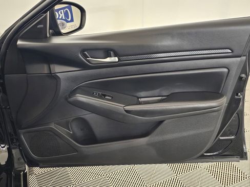 Used 2024 Nissan Altima 2.5 SV image 30