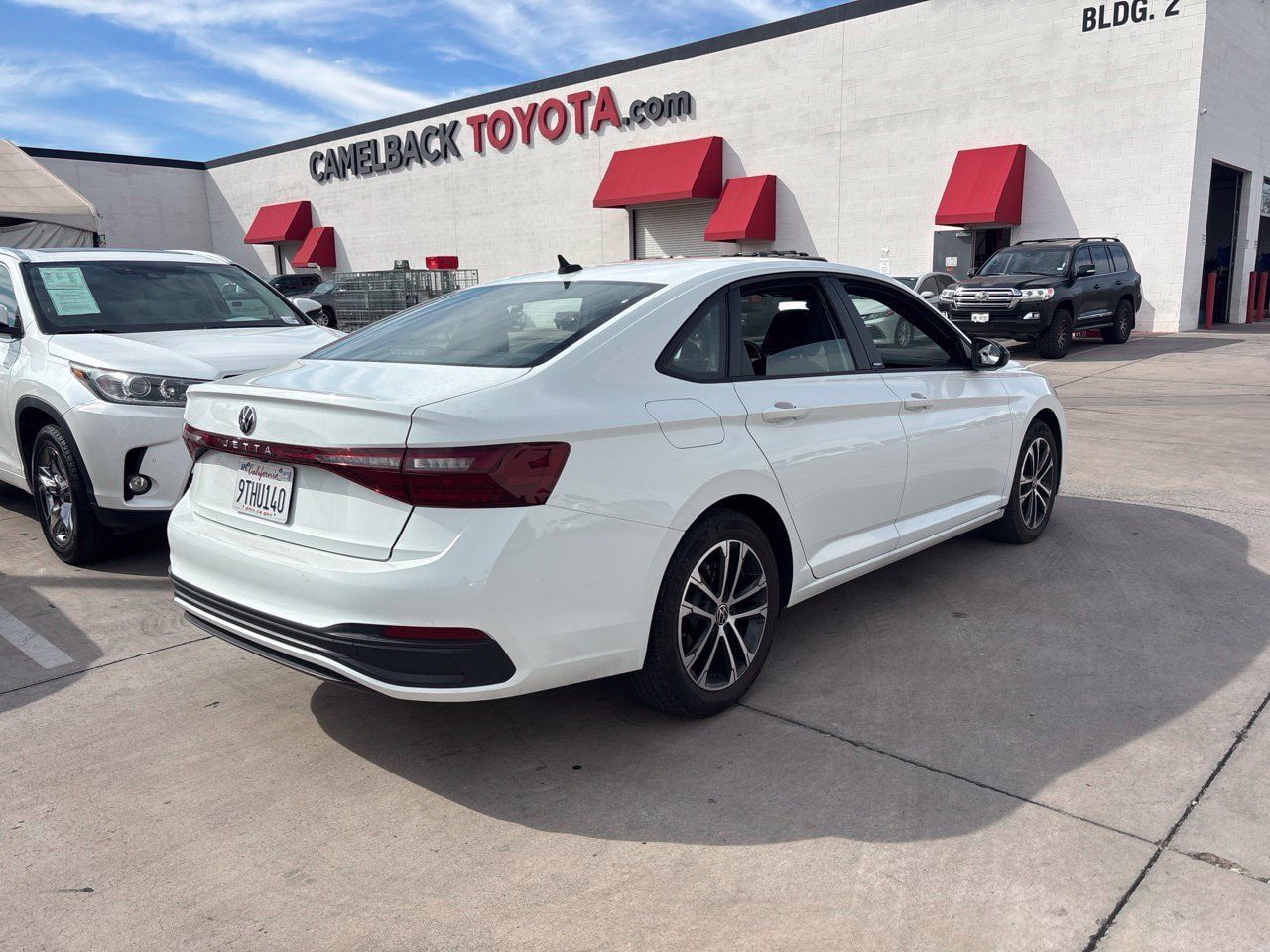 Used 2025 Volkswagen Jetta Sport FWD image 2