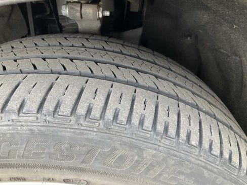 Used 2023 Jeep Grand Cherokee L Overland image 16