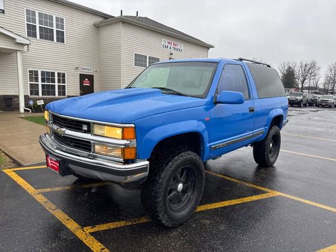 Used 1996 Chevrolet Tahoe 4WD 2-Door image 2