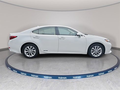 Used 2013 Lexus ES 300h image 4