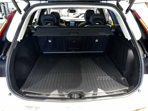 Used 2024 Volvo XC60 B5 Plus w/ Protection Package Premier AWD/4WD image 21