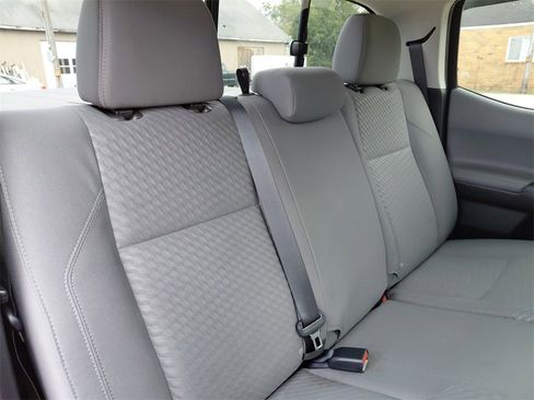 Used 2022 Toyota Tacoma SR image 19