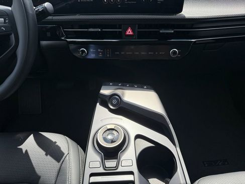 New 2025 Kia EV6 Wind image 11