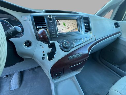 Used 2011 Toyota Sienna XLE w/ XLE Navigation Pkg FWD image 69