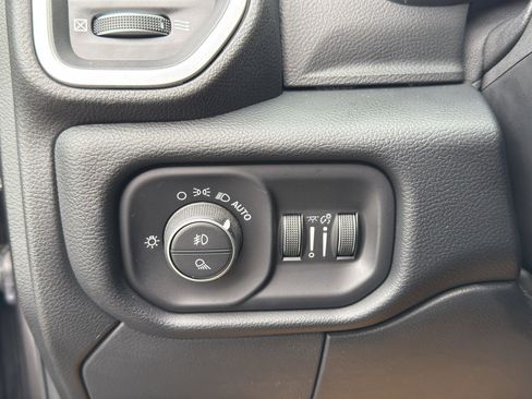 Used 2020 RAM 2500 Big Horn w/ Level 2 Equipment Group AWD/4WD image 15