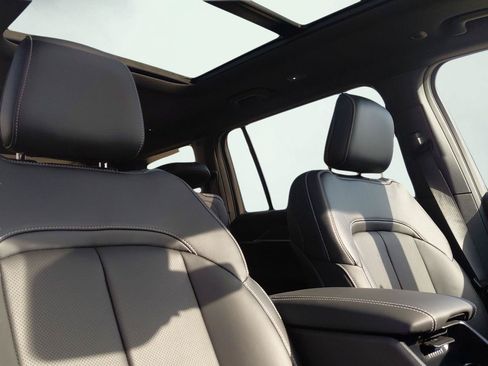 New 2026 Jeep Grand Cherokee L Limited AWD/4WD image 11