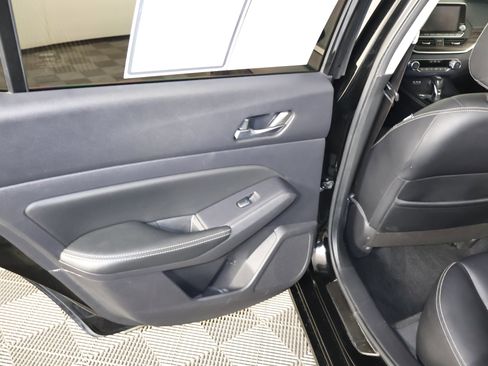 Used 2019 Nissan Altima 2.0 Edition One image 46