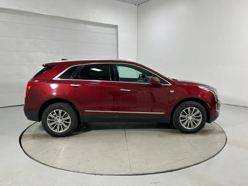 Used 2017 Cadillac XT5 Luxury w/ Driver Awareness Package AWD/4WD image 38