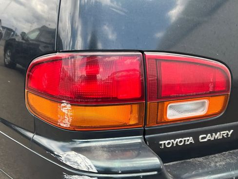 Used 1995 Toyota Camry LE FWD image 20
