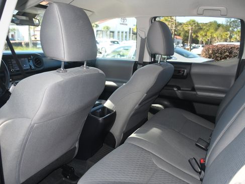 Certified 2022 Toyota Tacoma SR image 14