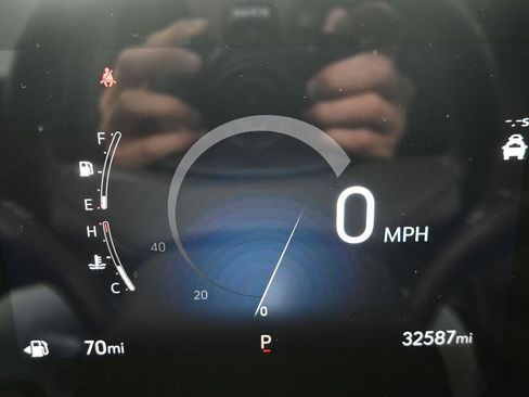 Used 2025 Buick Encore GX Preferred AWD/4WD image 10