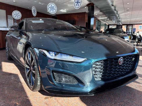 Used 2021 Jaguar F-TYPE R image 3