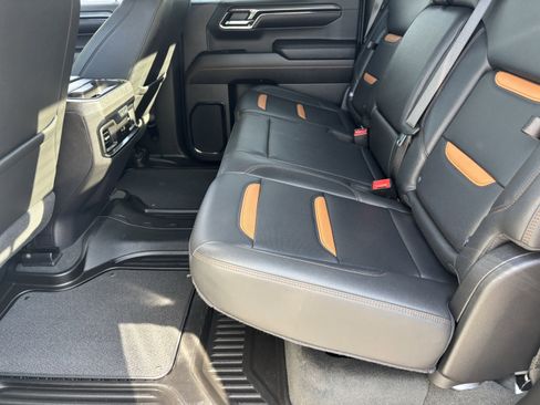 Used 2024 GMC Sierra 1500 AT4 w/ Technology Package image 16