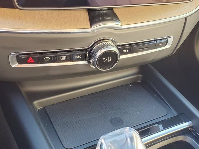 Certified 2026 Volvo XC60 B5 Plus AWD/4WD image 23