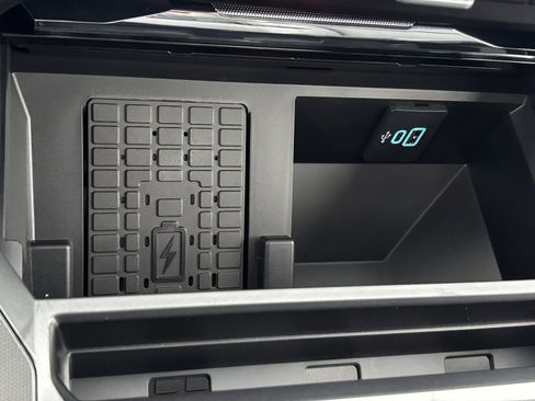 New 2026 Ford F250 Lariat w/ Black Appearance Package image 22