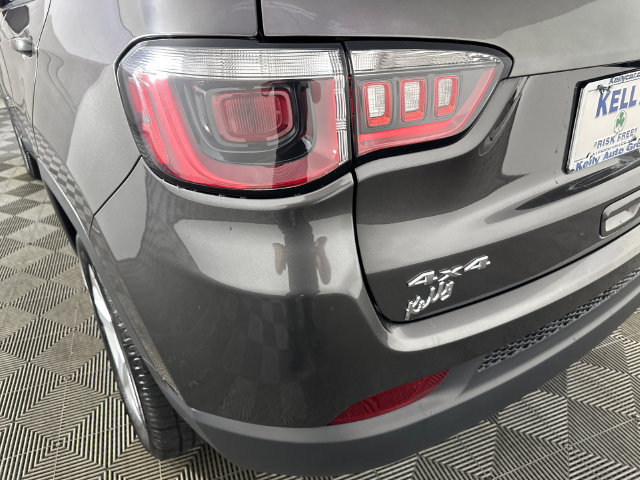 Used 2017 Jeep Compass Latitude w/ Popular Equipment Group AWD/4WD image 31