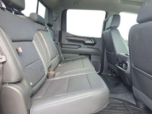 Used 2023 GMC Sierra 1500 SLT w/ SLT Premium Plus Package AWD/4WD image 19