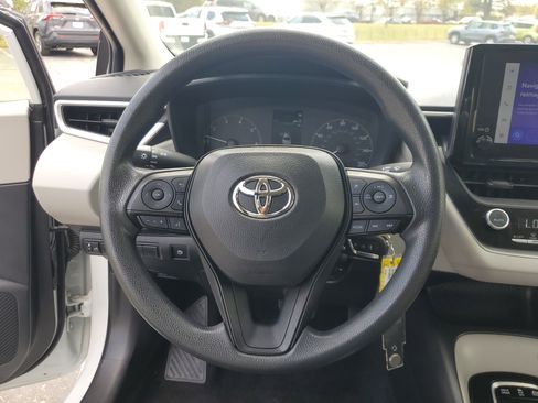 Used 2024 Toyota Corolla LE FWD image 25