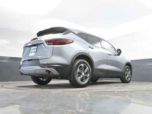 Used 2025 Chevrolet Blazer LT FWD image 35