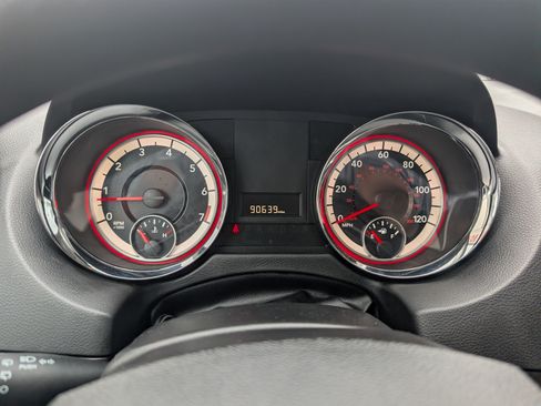Used 2018 Dodge Grand Caravan SE w/ UConnect Hands-Free Group FWD image 17