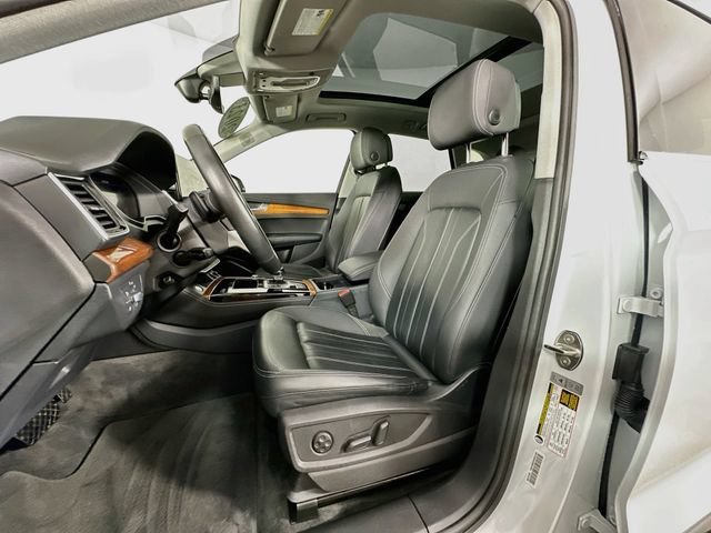 Used 2023 Audi Q5 2.0T Premium Plus w/ Premium Plus Package AWD/4WD image 4
