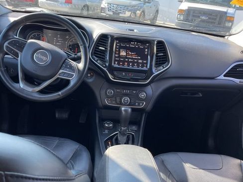 Used 2019 Jeep Cherokee Limited w/ Trailer Tow Group AWD/4WD image 12