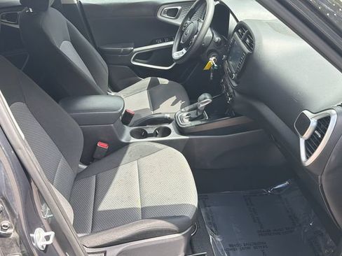 Used 2020 Kia Soul LX FWD image 15