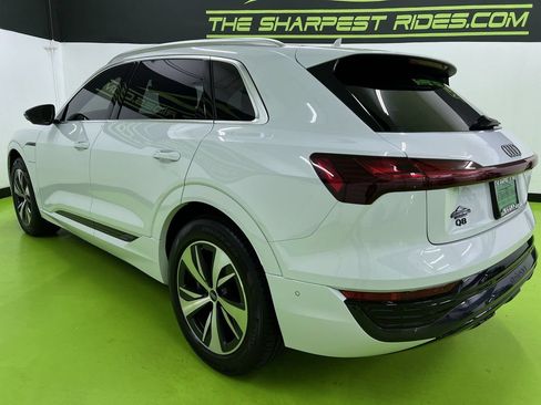 Used 2024 Audi Q8 e-tron Premium Plus w/ Premium Plus Package AWD/4WD image 7