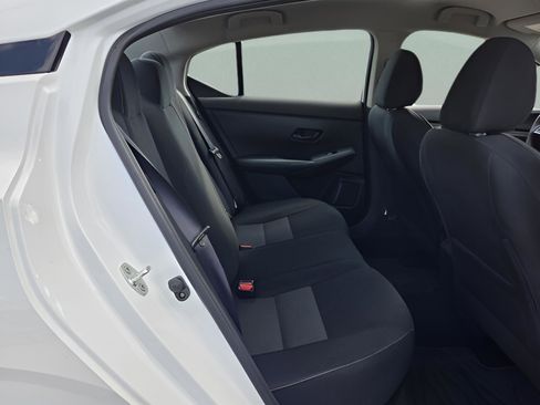 Used 2024 Nissan Sentra SV FWD image 14