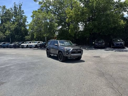 Used 2022 Toyota 4Runner SR5 RWD image 3