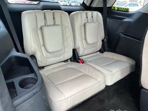 Used 2016 Ford Explorer Platinum AWD/4WD image 13