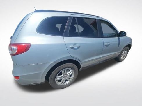 Used 2010 Hyundai Santa Fe GLS FWD image 2