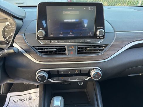 Used 2025 Nissan Altima 2.5 SV FWD image 26