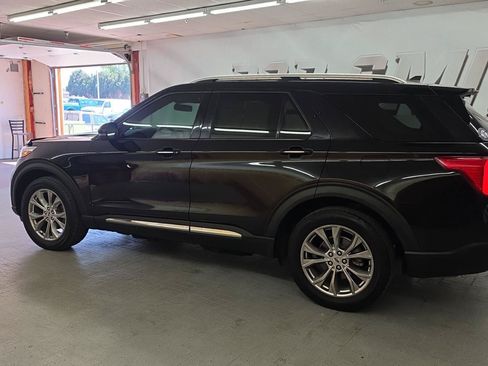 Used 2021 Ford Explorer Limited AWD/4WD image 4
