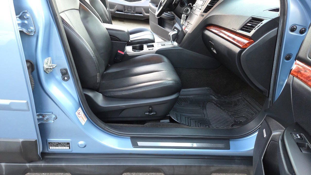 Used 2011 Subaru Outback 2.5i Limited AWD/4WD image 43
