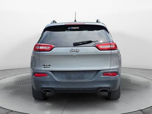 Used 2015 Jeep Cherokee Latitude w/ Cold Weather Group AWD/4WD image 4