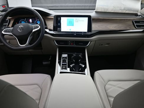 New 2026 Volkswagen Atlas SE FWD image 9