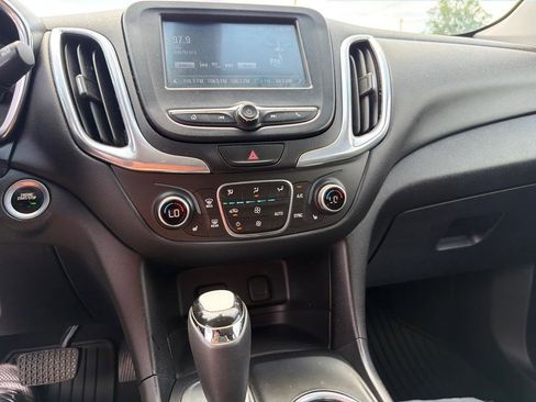 Used 2018 Chevrolet Equinox LT FWD image 14