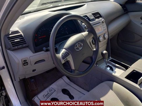 Used 2010 Toyota Camry LE image 13