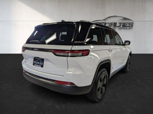 Used 2024 Jeep Grand Cherokee Limited 4xe image 10