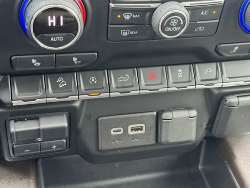 Used 2021 Chevrolet Silverado 1500 LT Trail Boss w/ Convenience Package II image 16