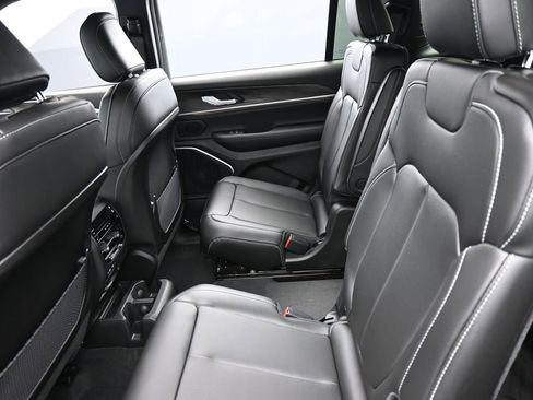 New 2026 Jeep Grand Cherokee L Limited image 12