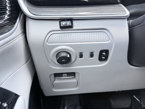 Used 2022 Jeep Wagoneer Series II w/ Premium Group I image 76