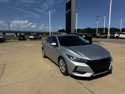Used 2022 Nissan Sentra S FWD image 8